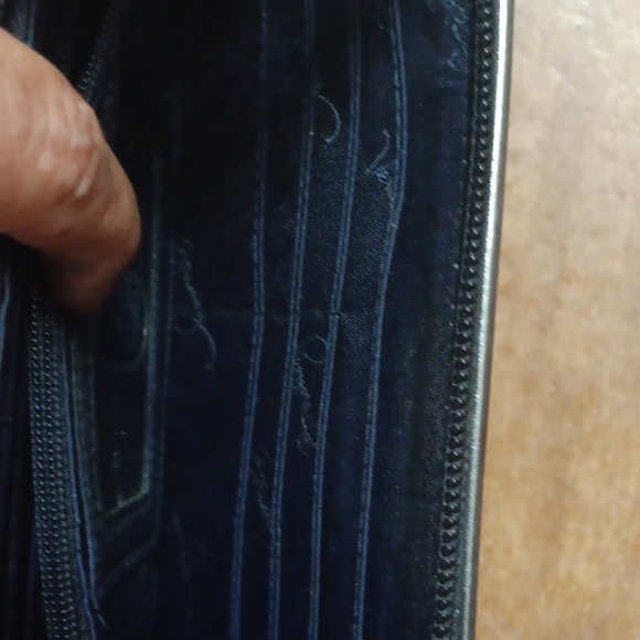 NWOT VERA BRADLEY LONG ZIP WALLET - Picture 7 of 9